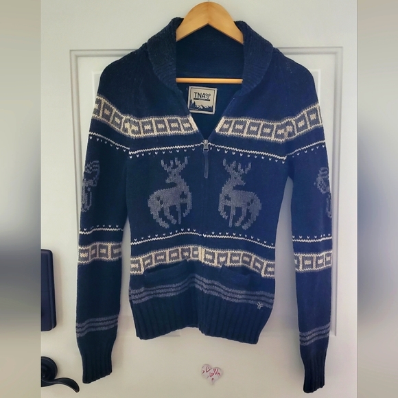 TNA Sweaters - ❤EUC TNA Reindeer sweater